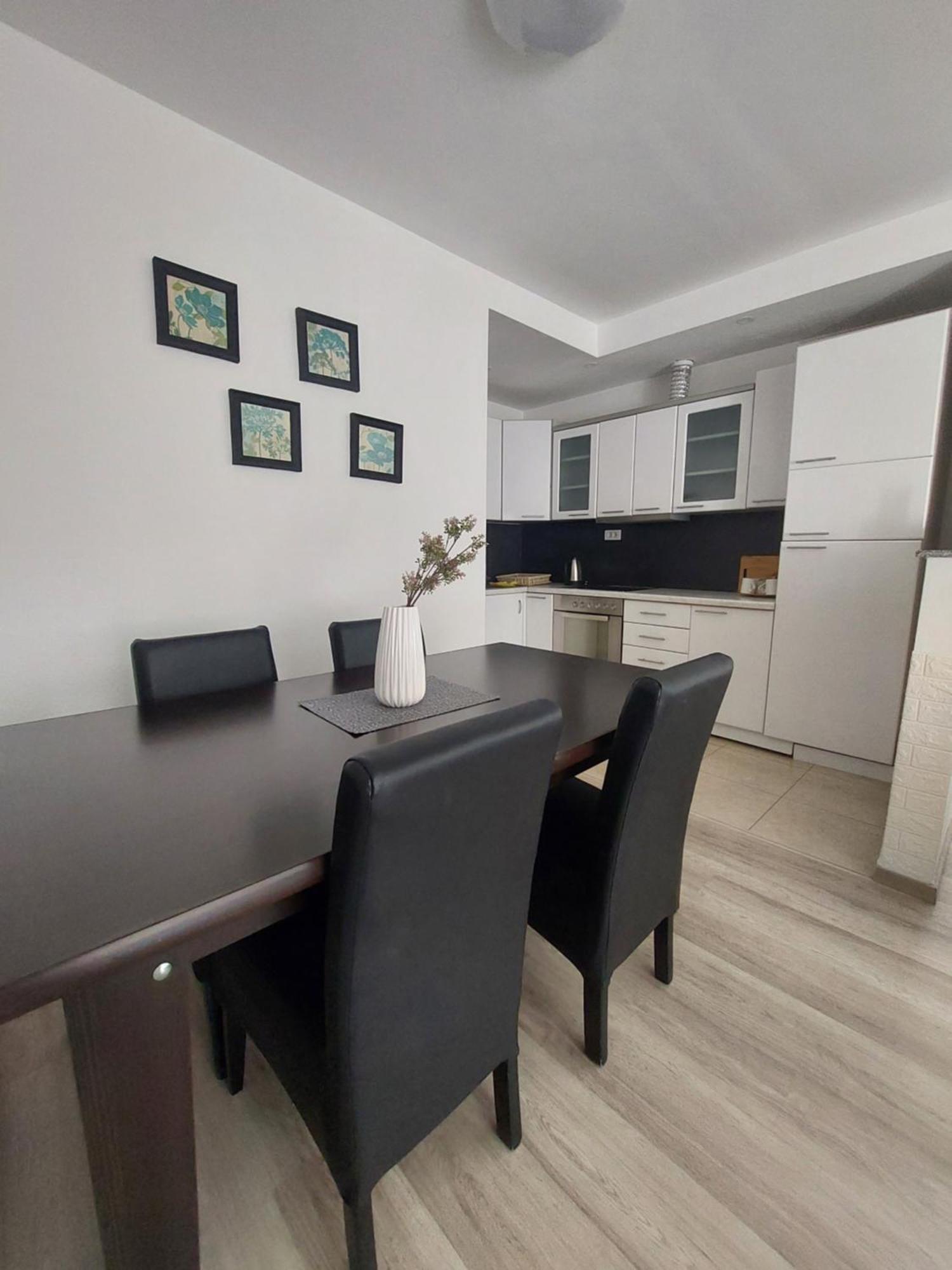Private Apartments Prishtina พริสตีนา ภายนอก รูปภาพ