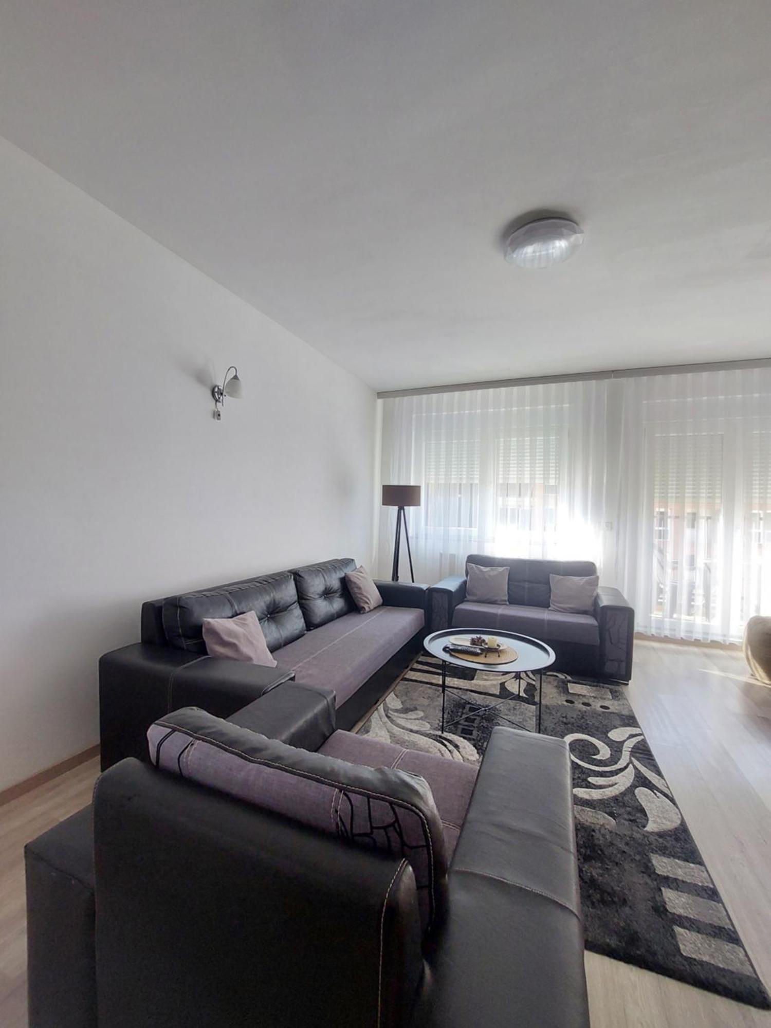 Private Apartments Prishtina พริสตีนา ภายนอก รูปภาพ